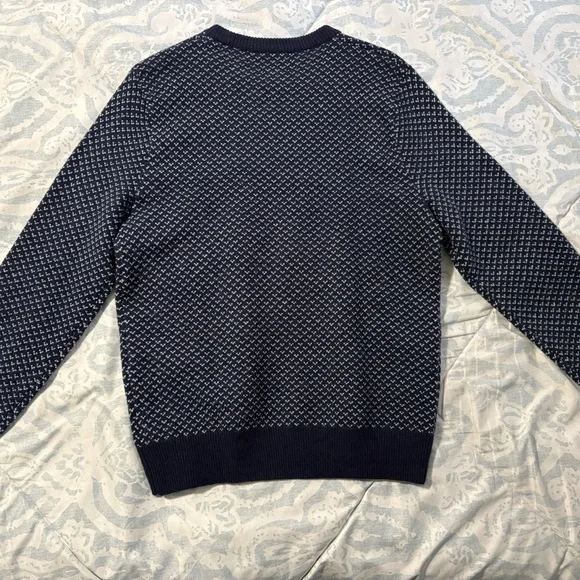 J. Crew Men's Navy and White Crewneck Sweater - Picture 3 of 3